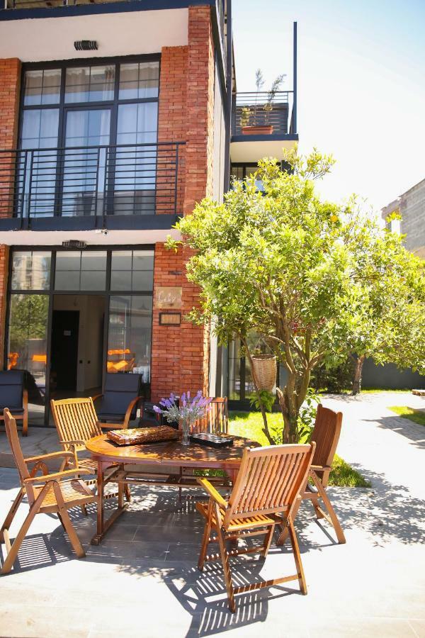 Citron Cottages バトゥーミ エクステリア 写真