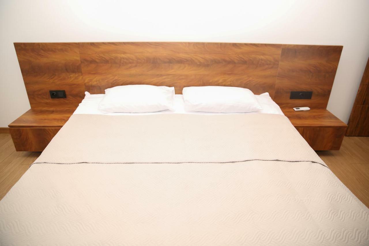 Citron Cottages バトゥーミ エクステリア 写真